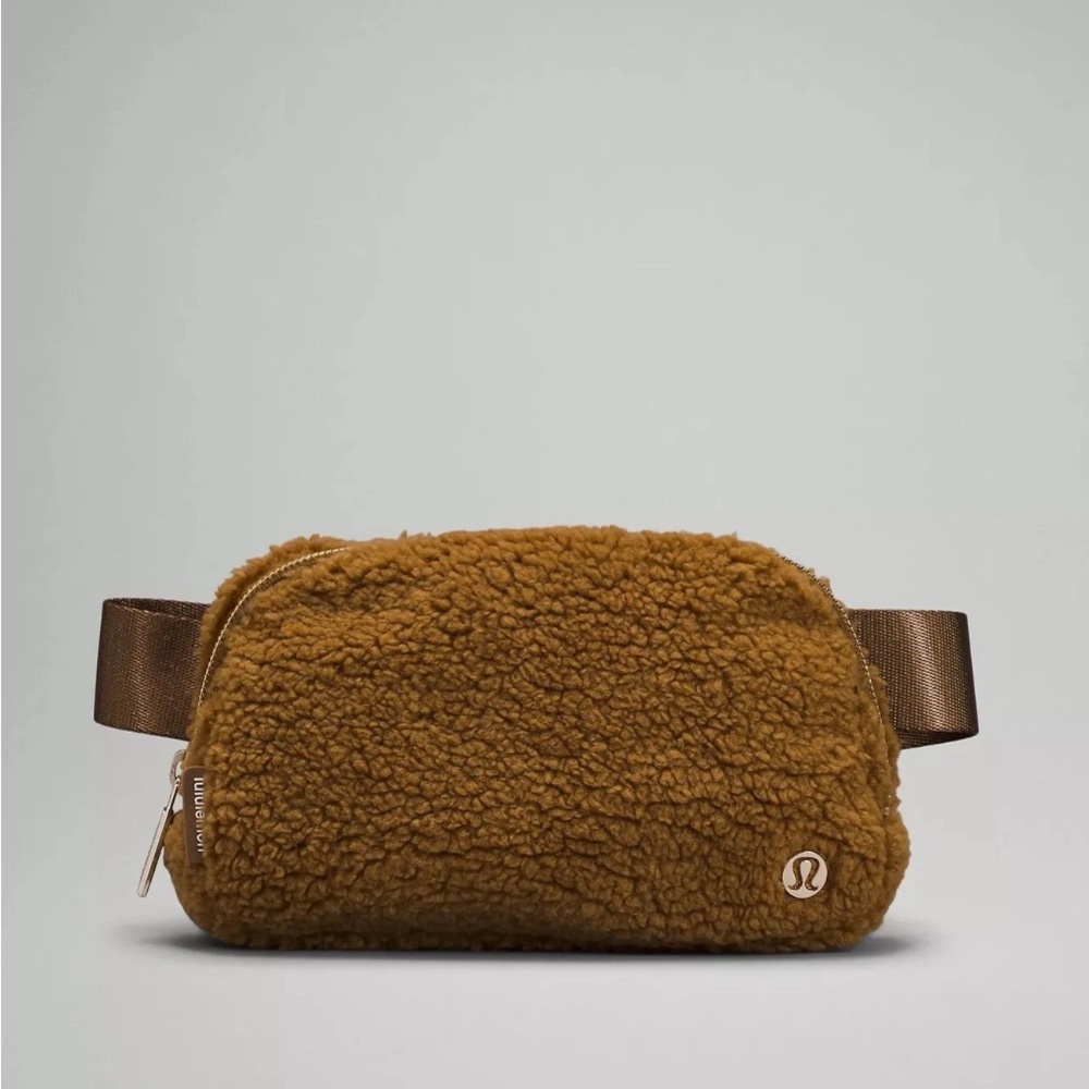 Lululemon Fleece Sherpa Everywhere Belt Bag in Burnt Caramel NEW
